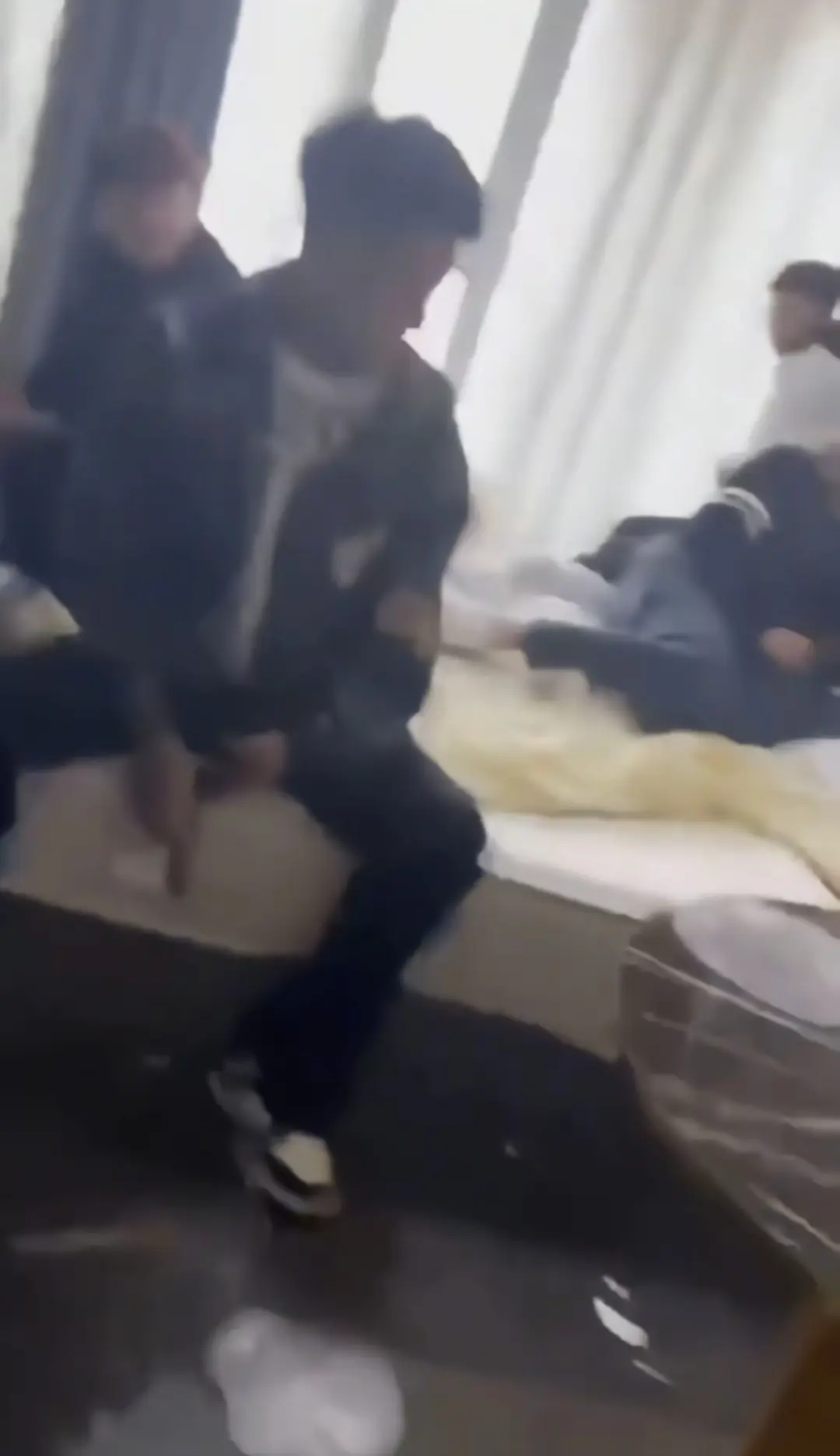 吉林长春万达公寓《精神小伙》视频在线观看-1080P高清画质完整版-百度云/迅雷/阿里云资源下载