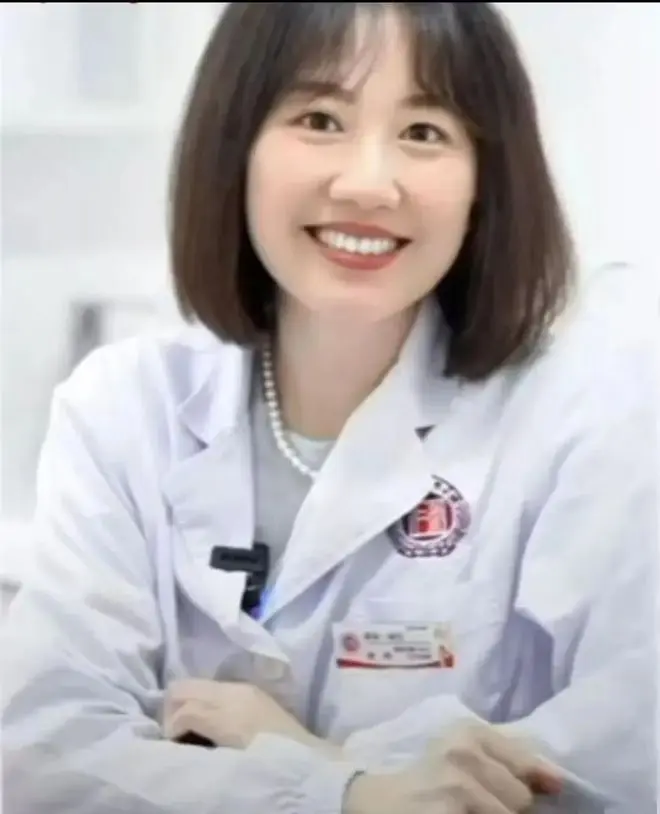 湖南医界秘闻视频完整版在线观看-女医师揭露湖南人民医院名医曾琦祖雄兵-17分钟高清视频曝光医界黑幕-完整版资源下载