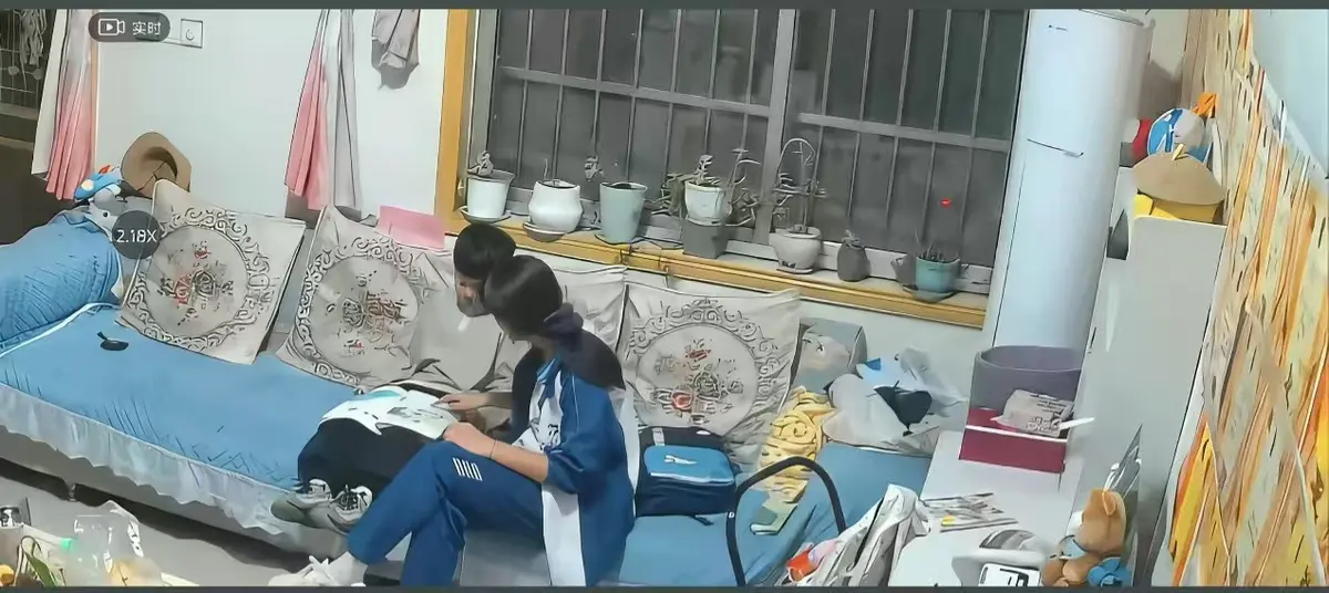 《来自姐姐的爱》无删减完整版在线播放-姐姐对弟弟的日常引导名场面-来自姐姐的爱全集影院高清观看
