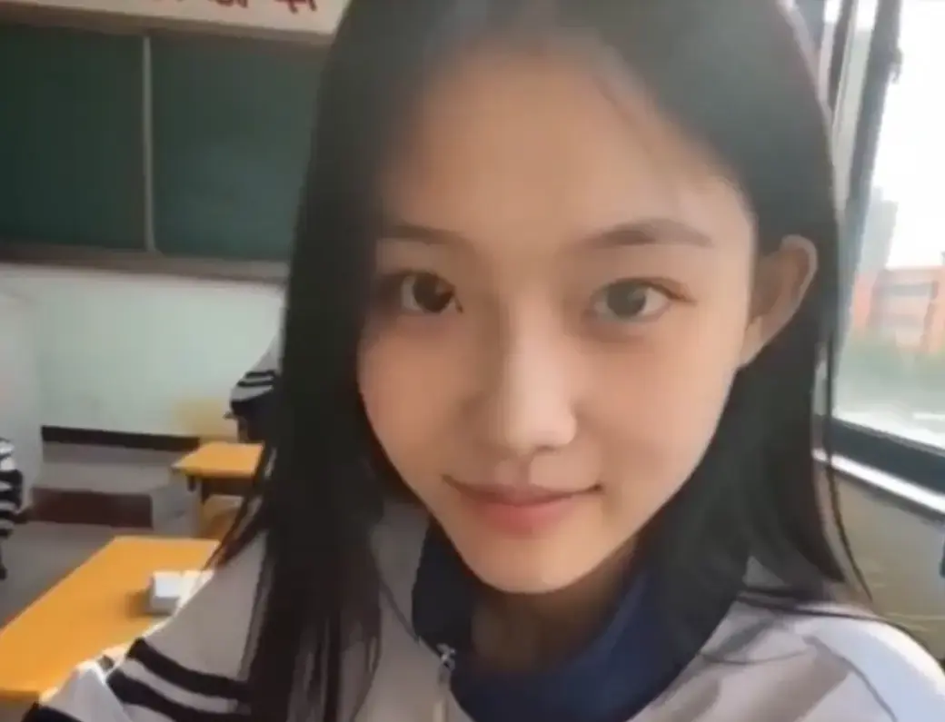 《我的十八岁女友》黄果AI短剧无删减版-高甜治愈结局太甜-4K蓝光在线播放免费观看